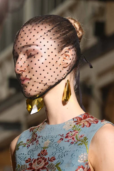 Look 30